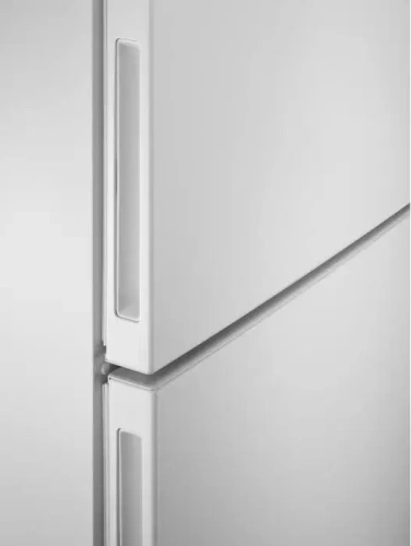 Холодильник Electrolux LNC7ME32W2 фото 6