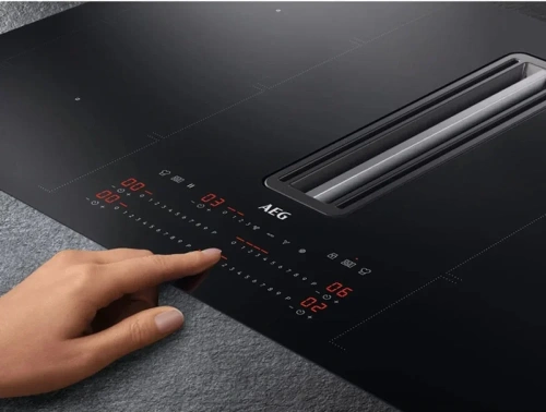 Варочная панель со встроенной вытяжкой AEG CCE84779CB фото 5