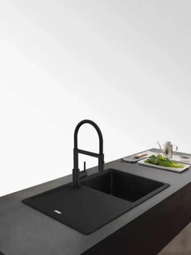 Смеситель Franke Lina Semi-pro с выдвижным шлангом черный матовый фото 4