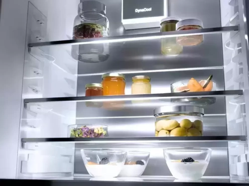 Встраиваемый холодильник Miele KFN 7774 D с дефектом на корпусе, с витрины фото 10