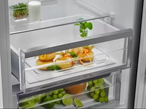 Холодильник Electrolux LNC7ME32W2 фото 4